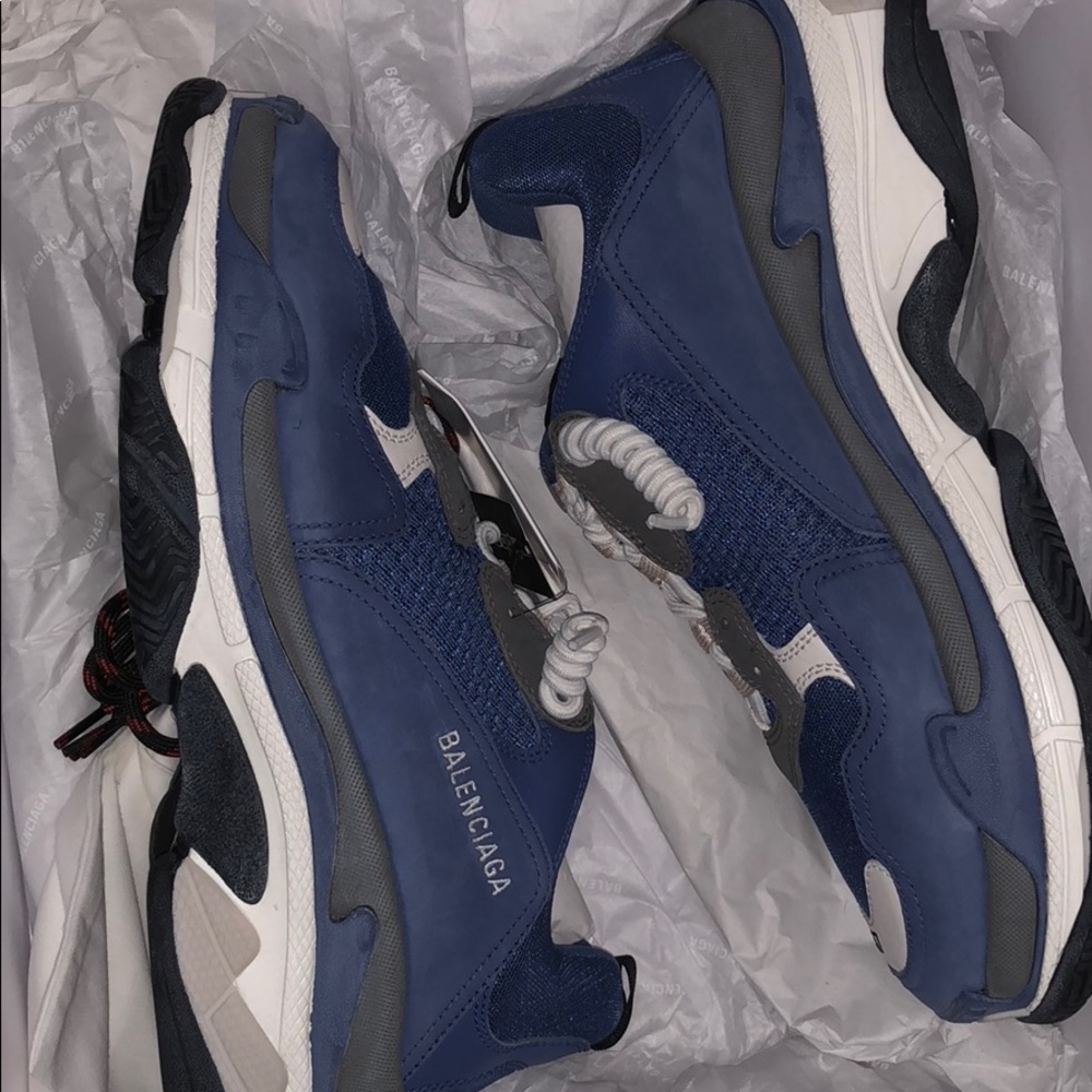 BALENCIAGA TRIPLE S